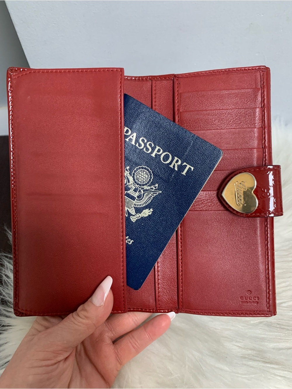 Authentic red patent leather Gucci long wallet w heart snap ❤️ - Picture 11 of 16